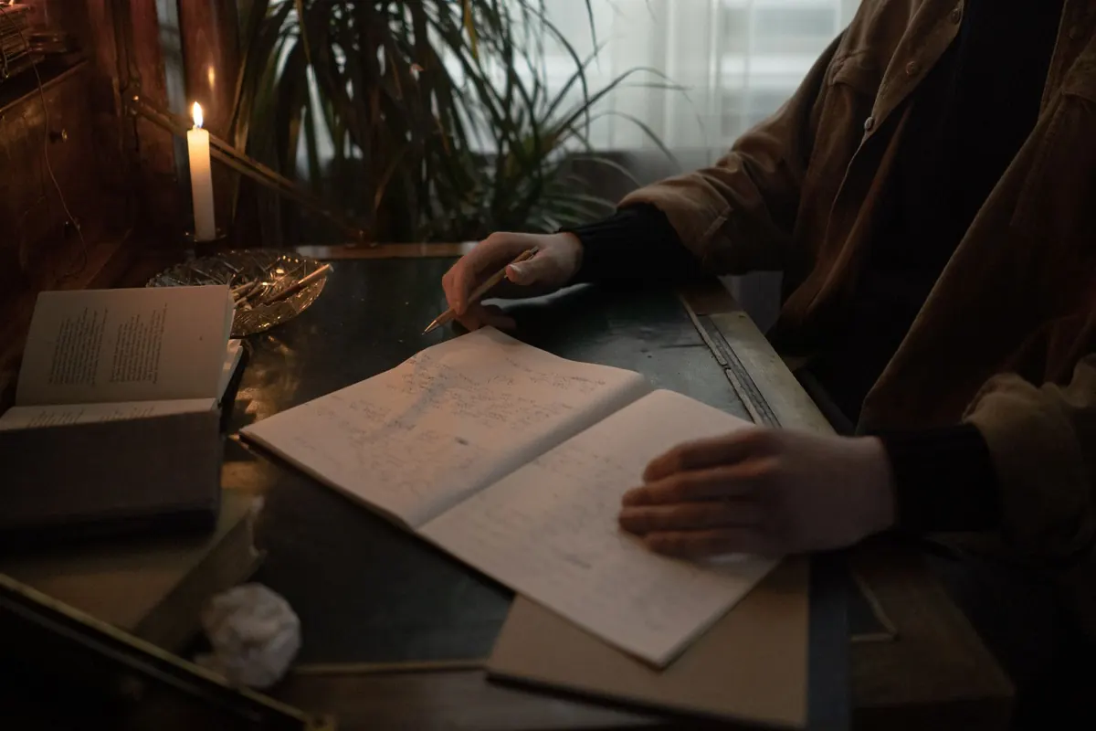 How to Write a Compelling Opening Chapter: A Step-by-Step Guide for Novelists